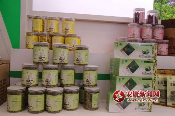 hꎸʳƷ“”ɞ鱊οُ͓“c(din)”        z_meitu_17.jpg